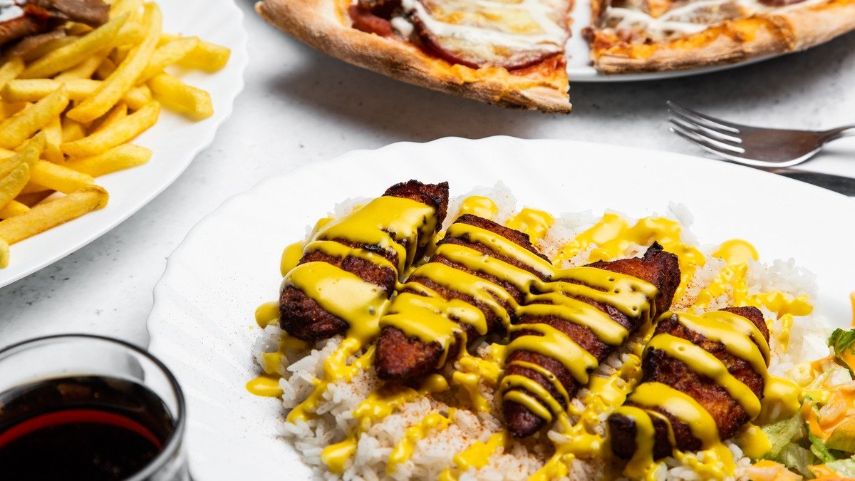 Drenica Maukkaat Pizzat Ja Kebabit Porvoo Wolt