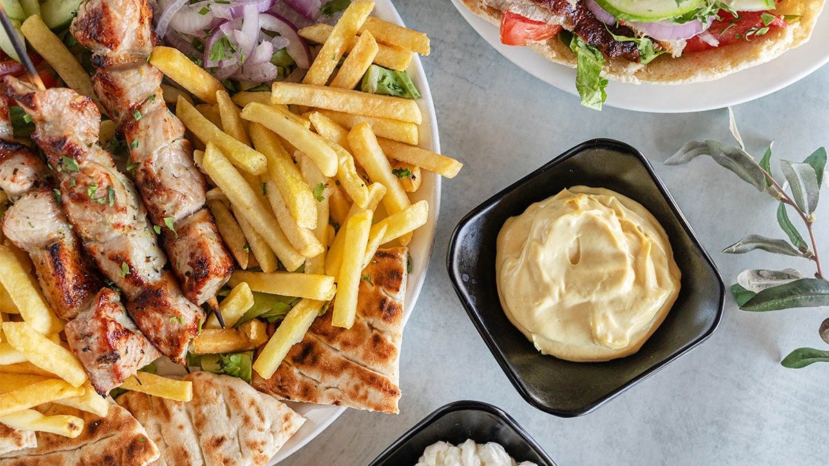 O Gyros Tou Cosmou Juicy Pork And Tasty Chicken Quality Grilled Limassol Wolt