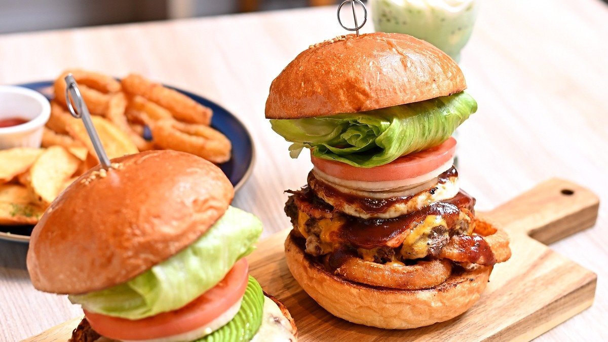 シムスレーンバーガースタンド グルメバーガー専門店🍔 100ビーフを使用したバーガーをはじめ、チキンバーガーやベジバーガー、キッズ