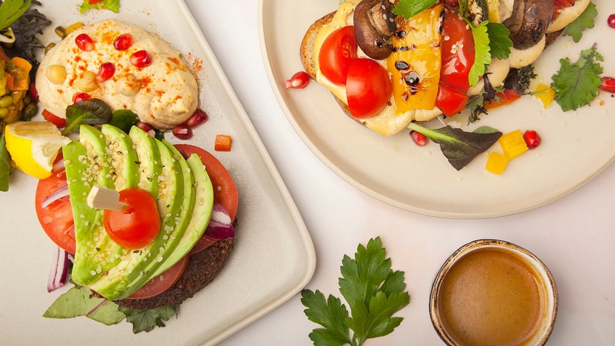 VEVAY Kitchen VEVAY stands for Vegetarian Vegan Yummy Frankfurt Wolt