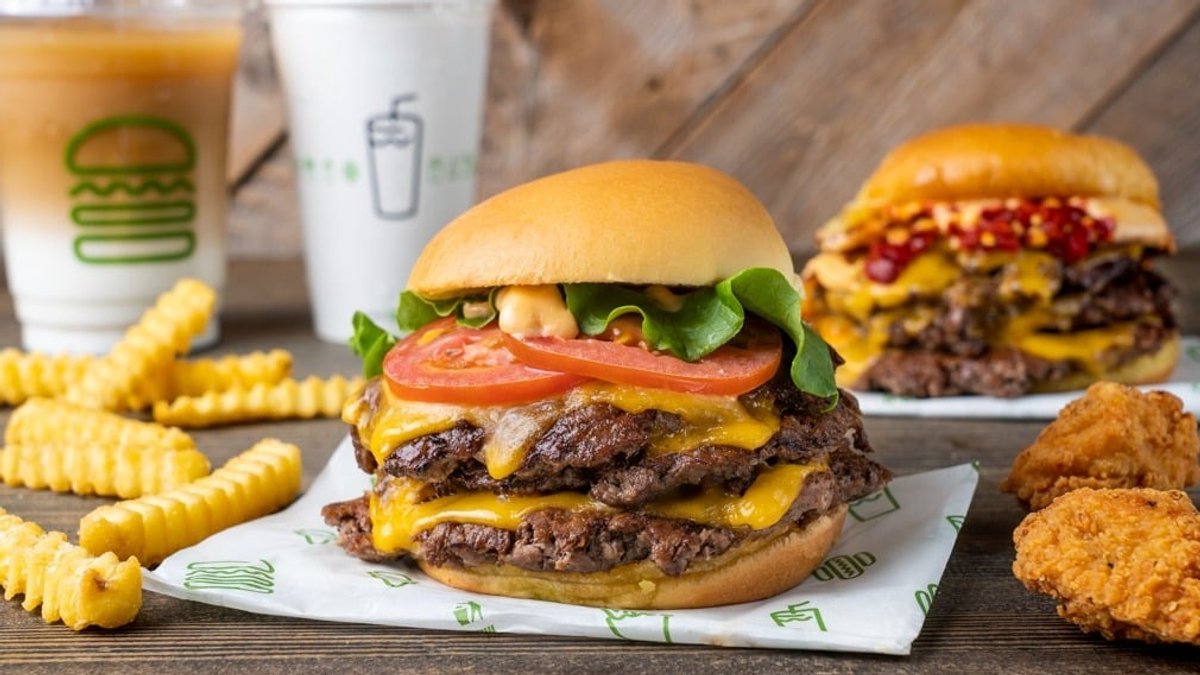 Image of Shake Shack Gaien Ichonamiki