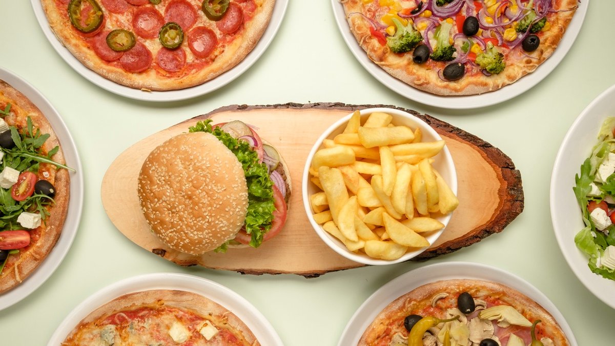 Image of Yalle's Pizza Burger